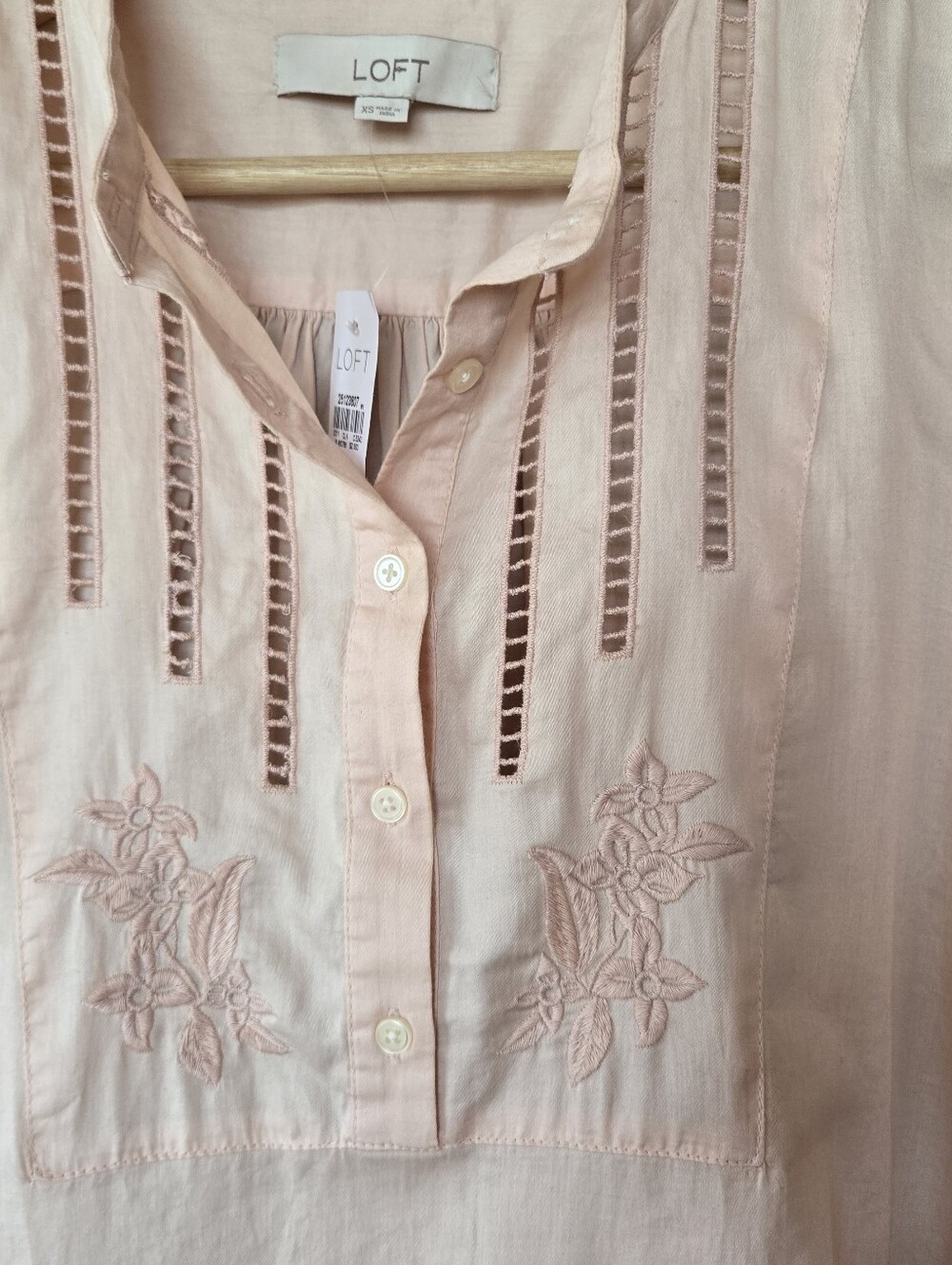 NWT Loft Soft Blush Pink Embroidered Pintuck Peasant Blouse XS - Picture 3 of 10